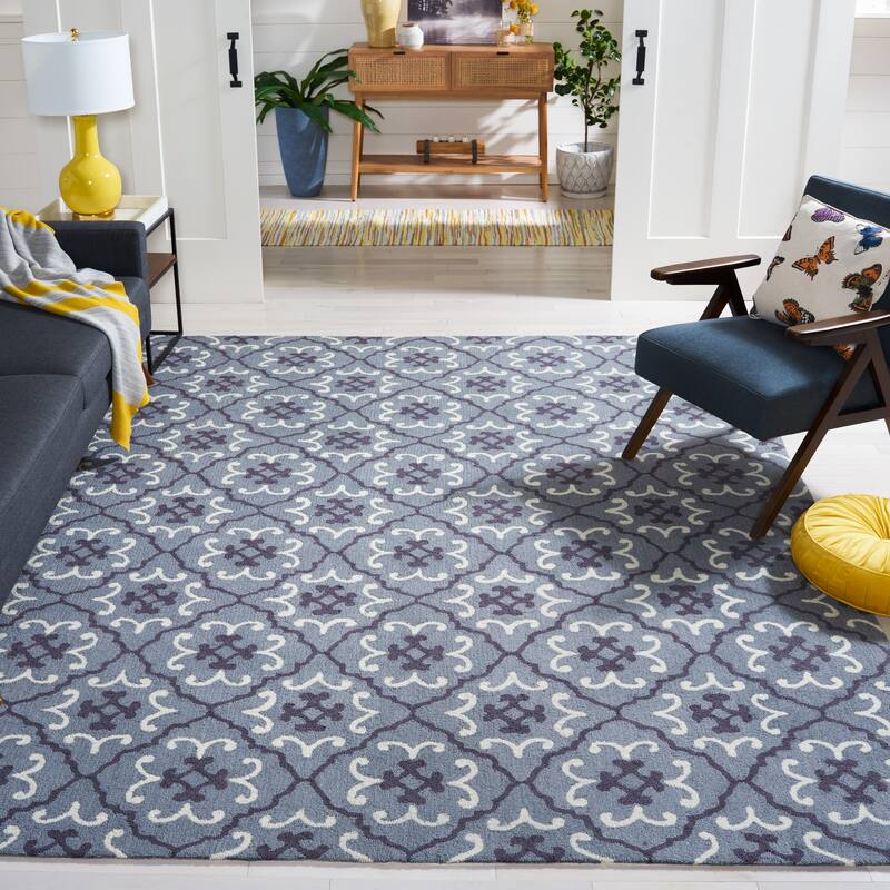 SAFAVIEH Handmade Four Seasons Deepika Floral Rug - 8' x 10' - Grey/Ivory