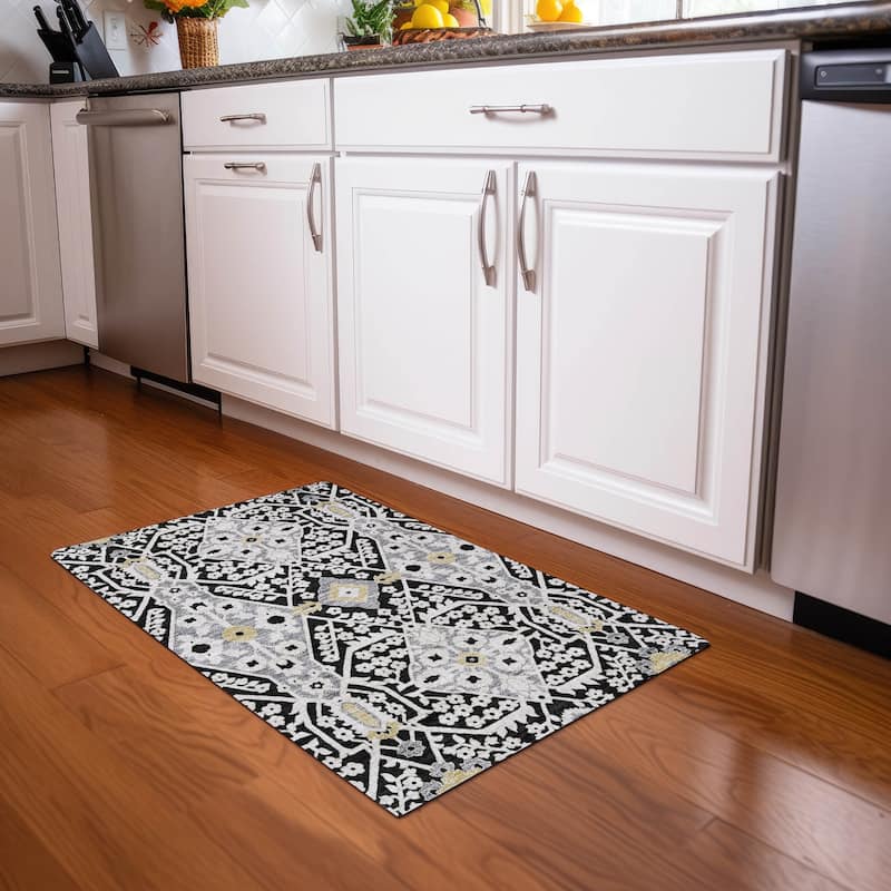 Premium Washable Super Soft Traditional Agra Mayfield Rug - Black - 1'8" x 2'6"