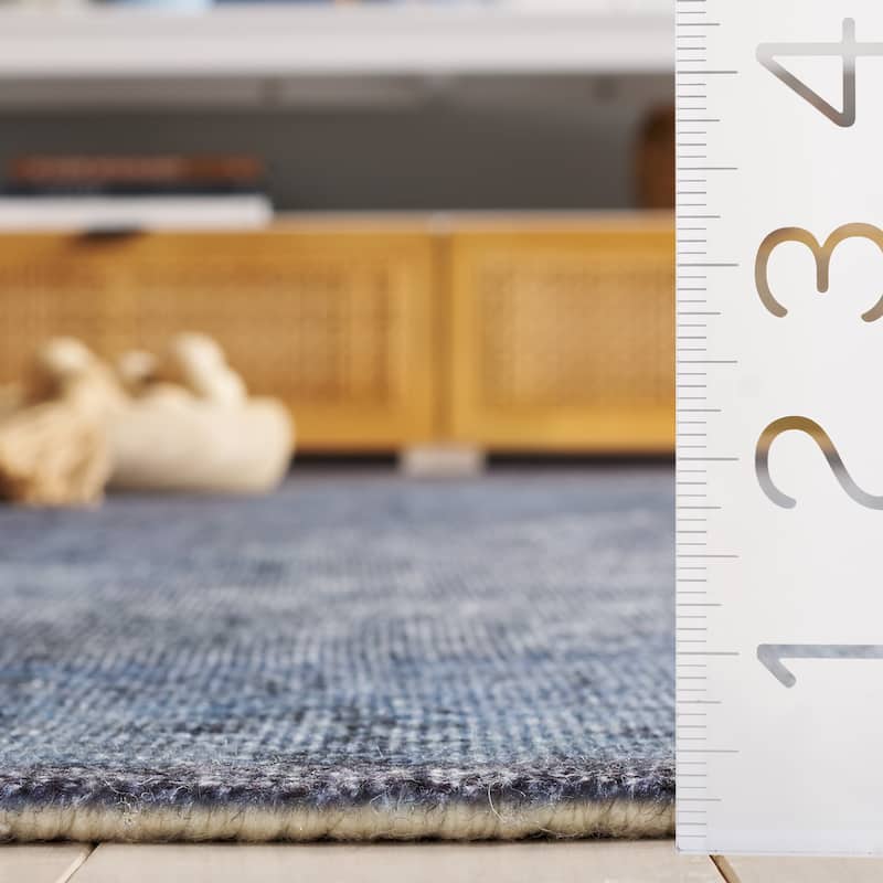 SAFAVIEH Handmade Classic Esengul Vintage Rug