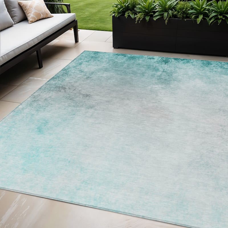 HomeRoots Ombre Transitional Rectangle Outdoor Rug - 5' X 8'