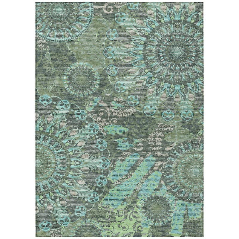Machine Washable Indoor/ Outdoor Traditional Pinwheel Chantille Rug