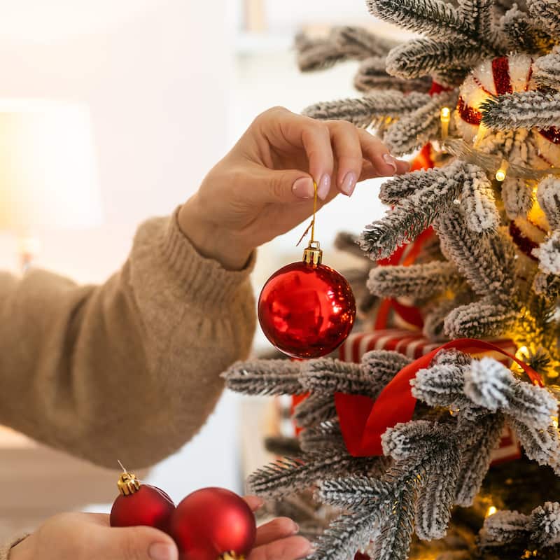 24Pcs 1.1" Christmas Balls Ornaments Shatterproof Hanging Balls Set