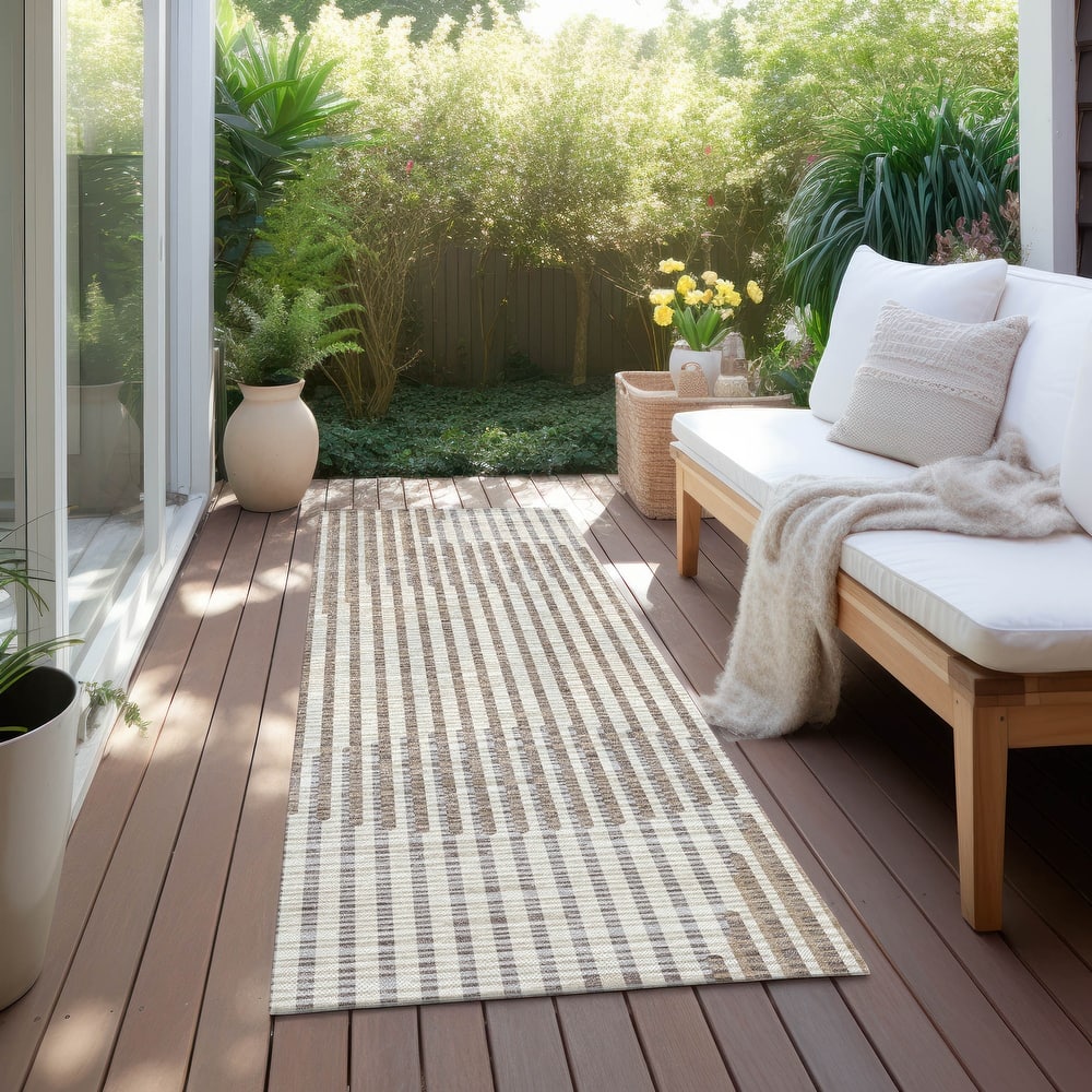 Machine Washable Indoor/ Outdoor Abstract Stripe Chantille Rug