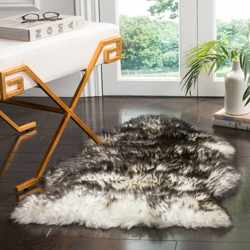 SAFAVIEH Handmade Natural Sheepskin Leanca 3.4-inch Thick Rug - 2' x 3' - Ivory/Dark Charcoal - Rectangle