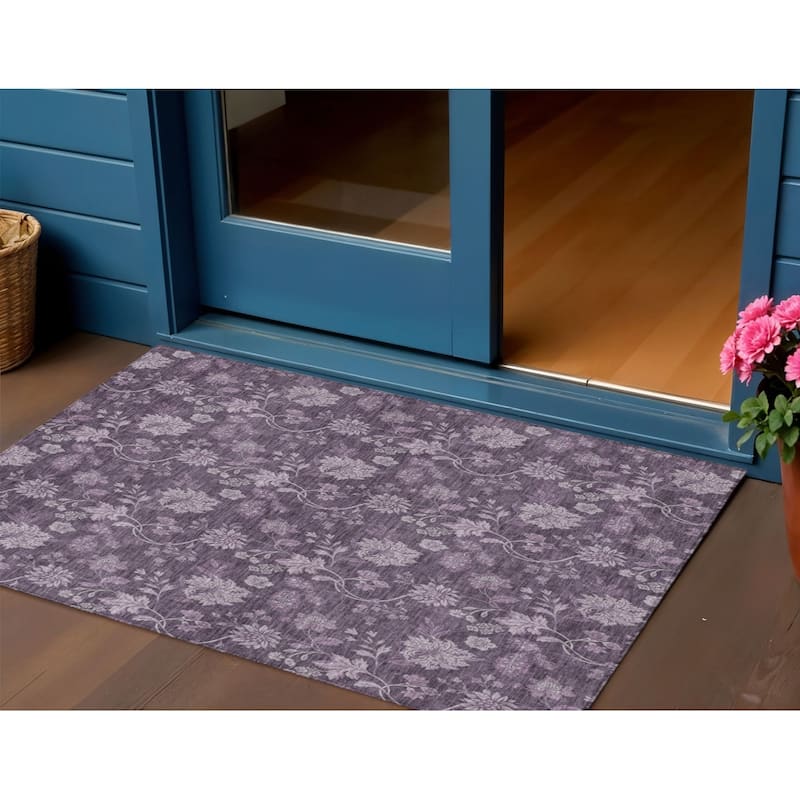 HomeRoots Floral Transitional Rectangle Outdoor Rug - 3' x 5'