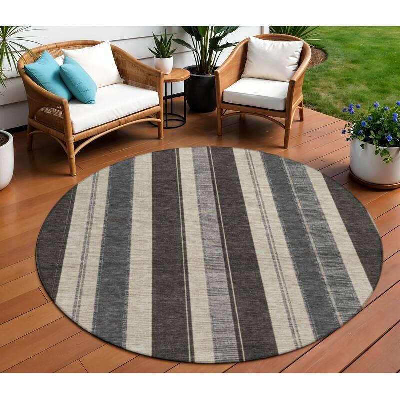 HomeRoots Striped Transitional Rectangle Outdoor Rug - 8' Round