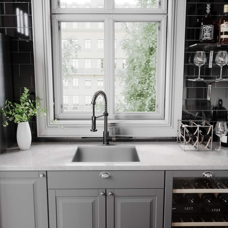 VIGO Edison 19" H Single Handle Pull-Down Sprayer Kitchen Faucet