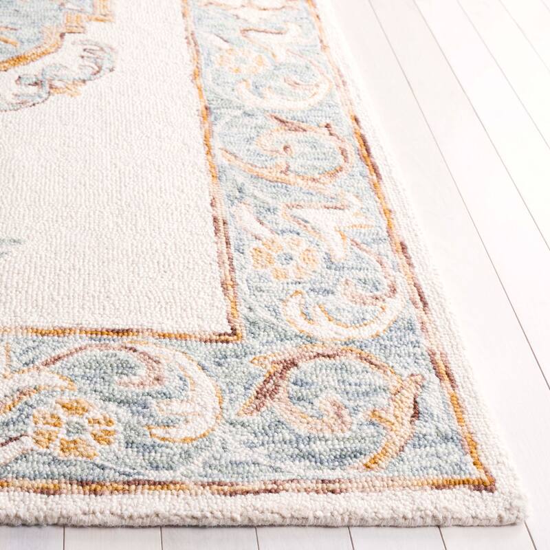 SAFAVIEH Handmade Aspen Ratna Boho Wool Rug