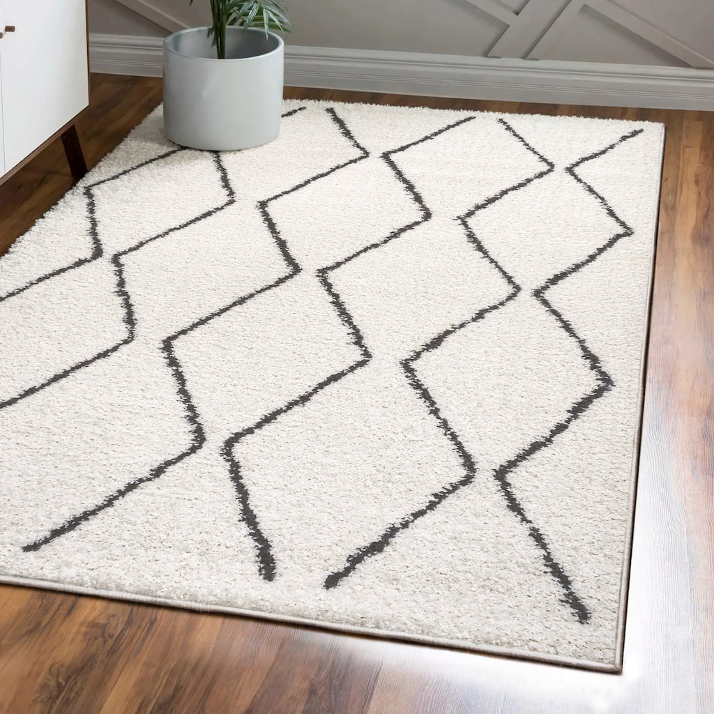 JONATHAN Y Petra Moroccan Diamond Shag Area Rug