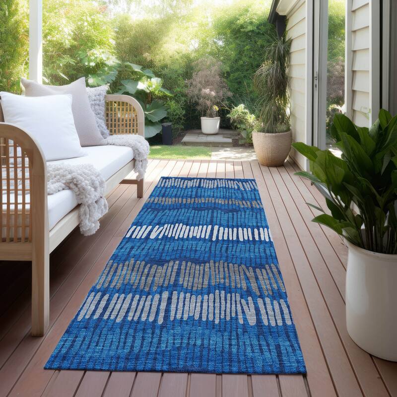 Machine Washable Indoor/ Outdoor Chantille Stripe Abstract Rug - Navy - 2'3" x 7'6"