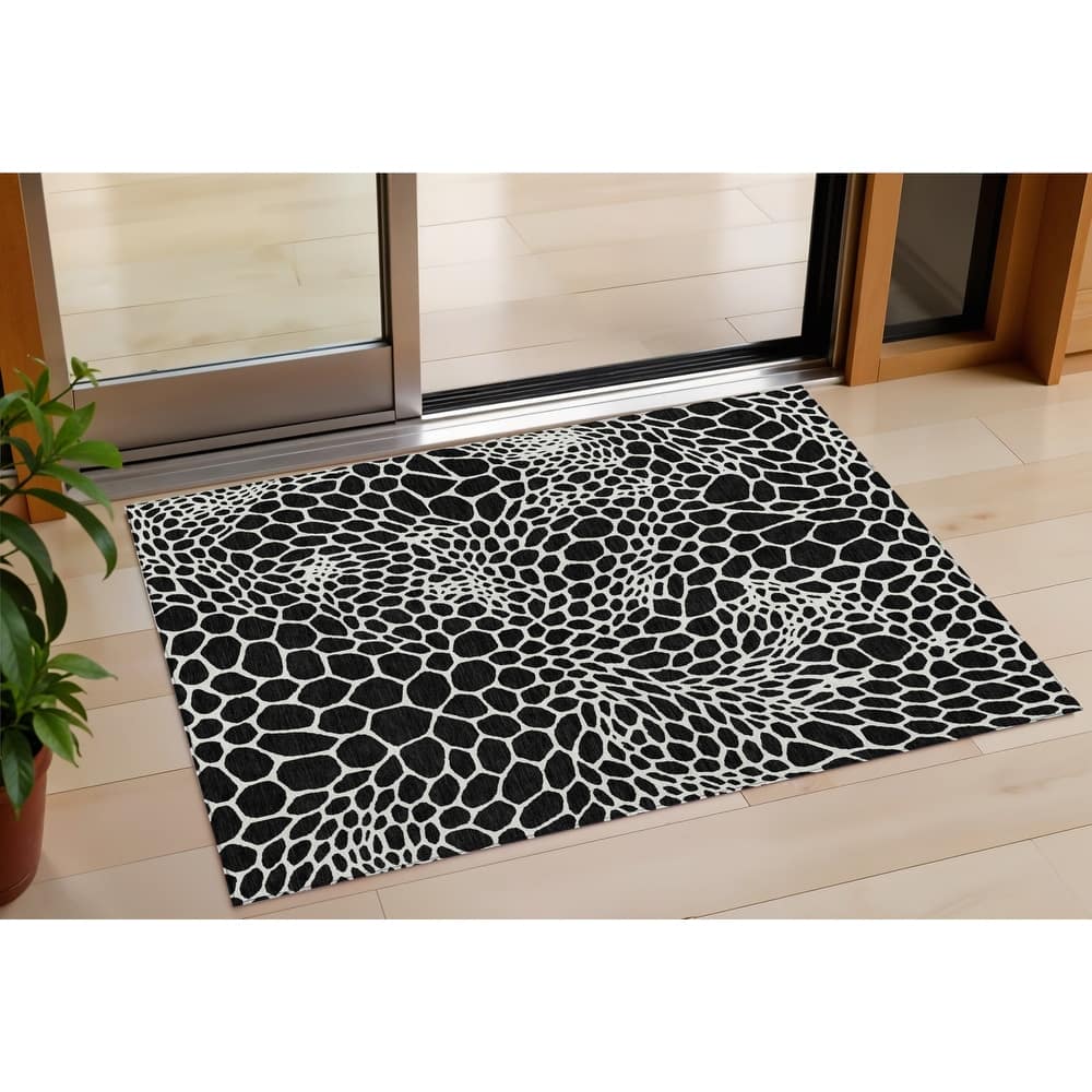 HomeRoots Geometric Transitional Rectangle Outdoor Rug