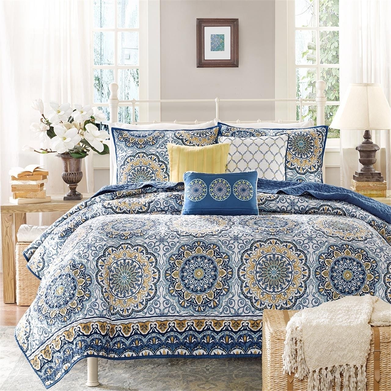 Madison Park Tangiers 6 Piece Reversible Quilt Set with Throw Pillows