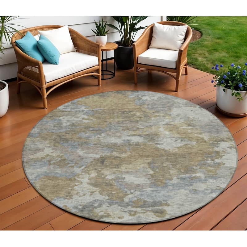 HomeRoots Abstract Transitional Rectangle Outdoor Rug - 8' Round