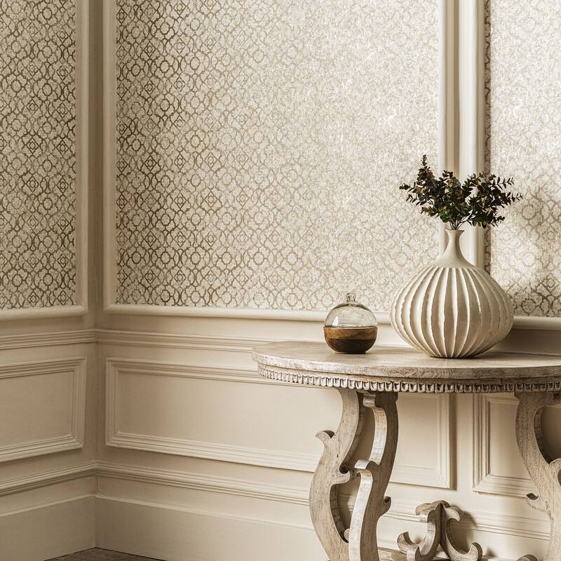 Galerie Wallcoverings Emporium 3D Embossed Aged Quatrefoil Non-woven Metallic Wallpaper Roll