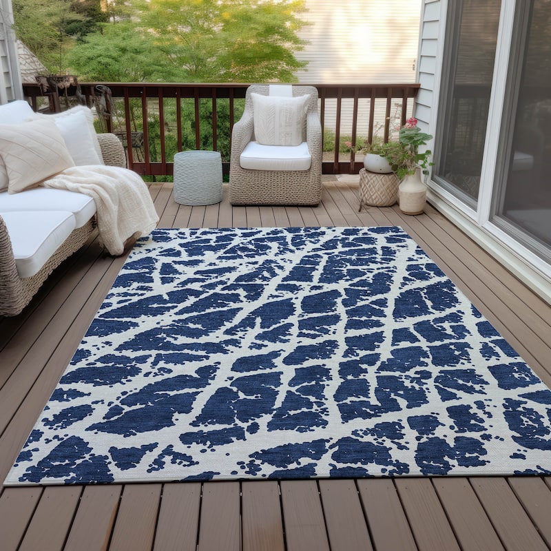 Machine Washable Indoor/ Outdoor Transitional Navy Crackle Chantille Rug