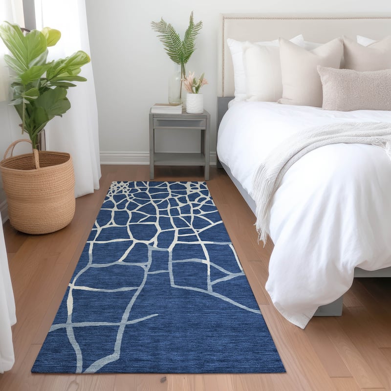 Machine Washable Indoor/ Outdoor Abstract Webby Chantille Rug - Navy - 2'3" x 7'6"