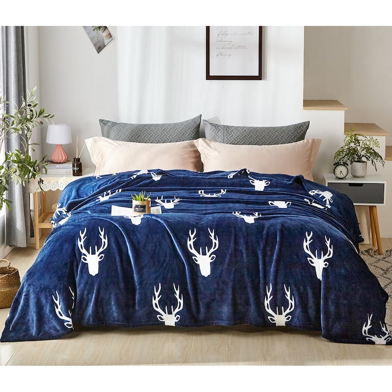 Luxuriously Velvety Plush Blanket Soft Lightweight Blanket - King - Blue Deer