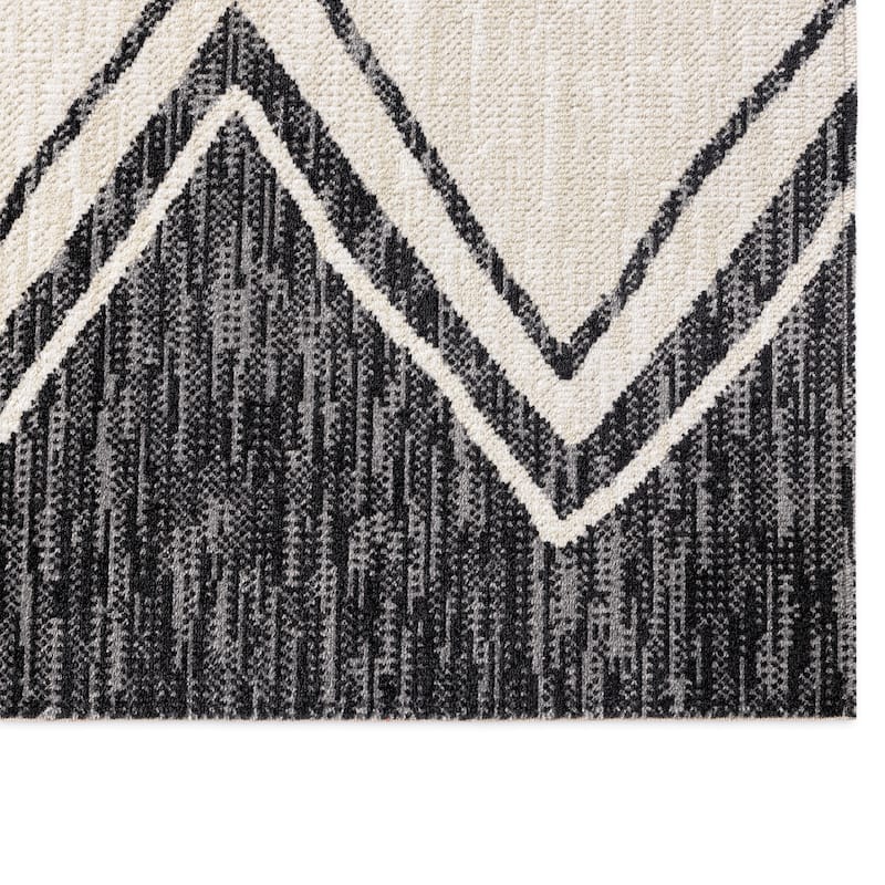 Nicole Miller New York Patio Sofia Leon Indoor/Outdoor Area Rug