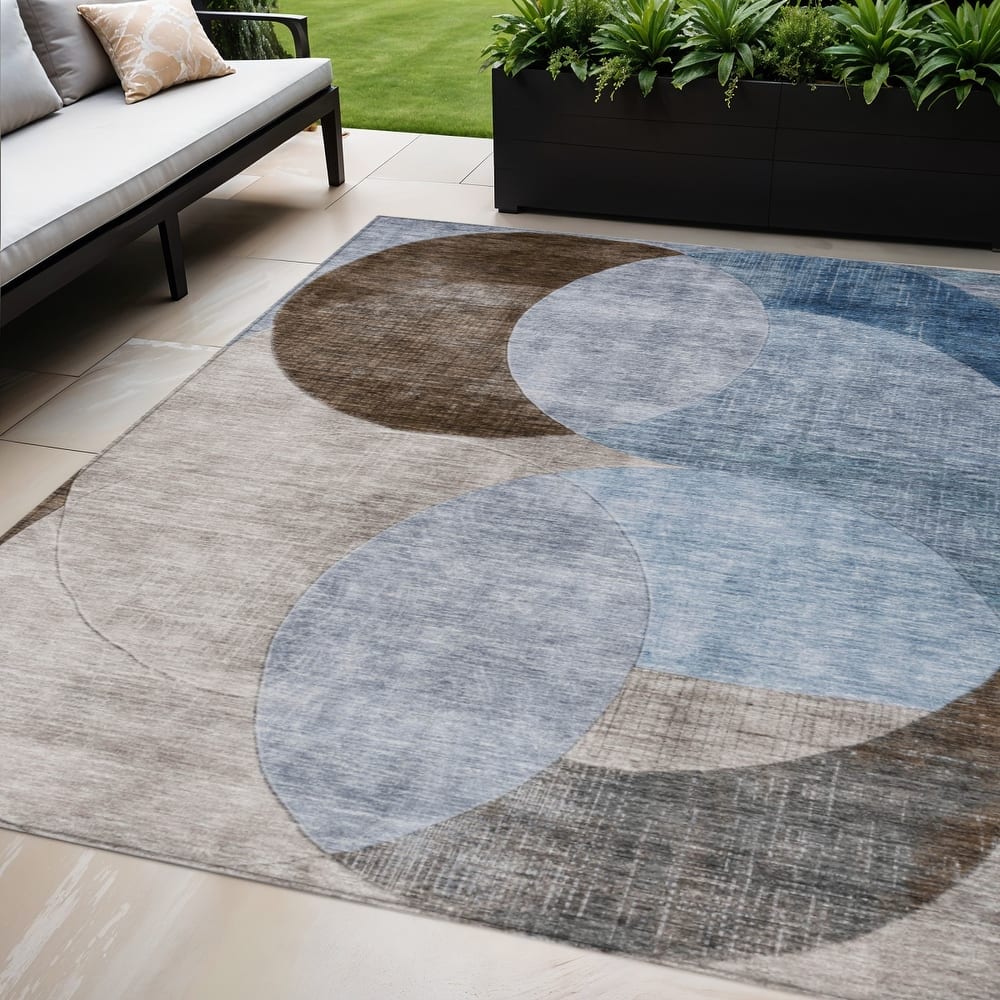HomeRoots Geometric Transitional Rectangle Outdoor Rug