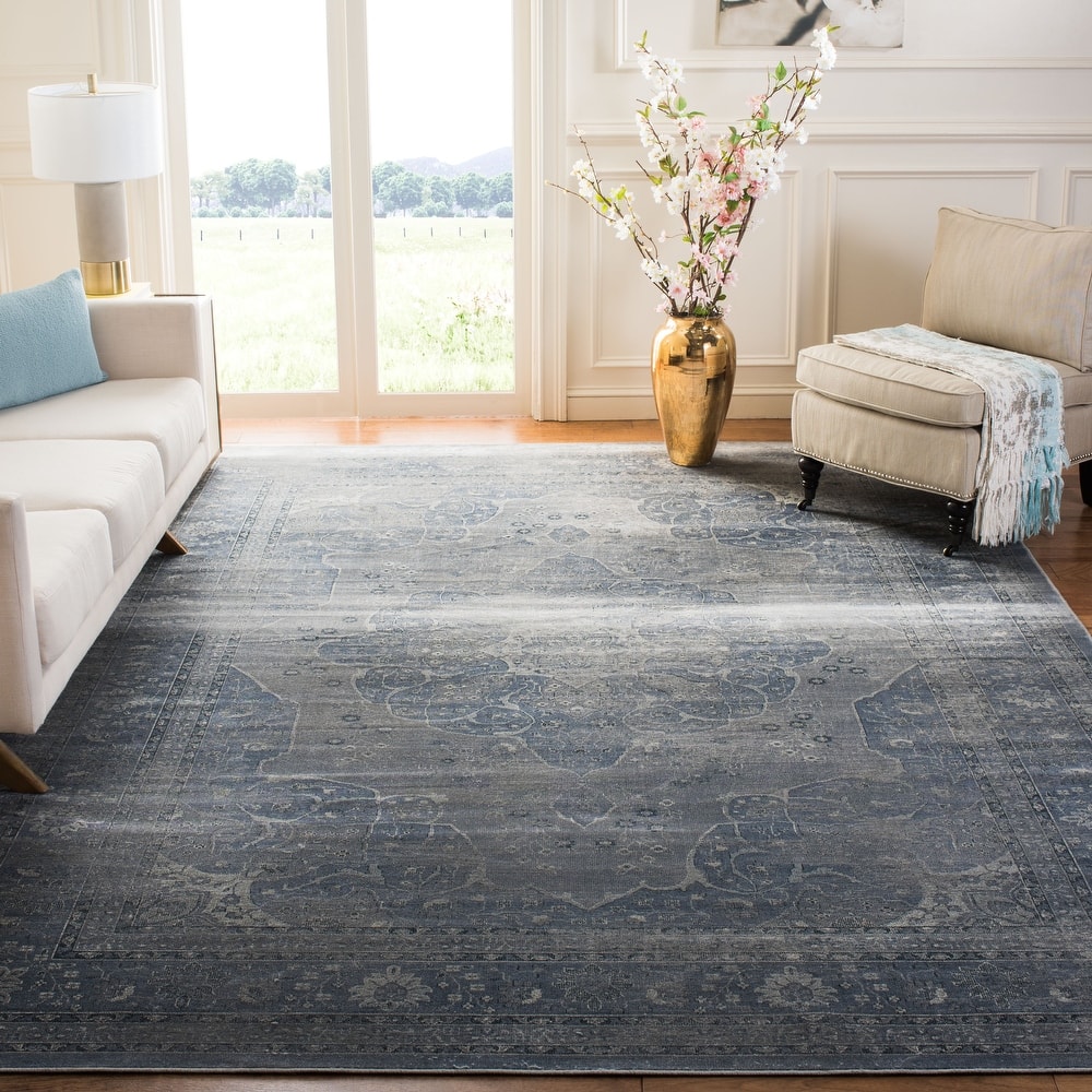 SAFAVIEH Vintage Priscilla Oriental Distressed Viscose Rug
