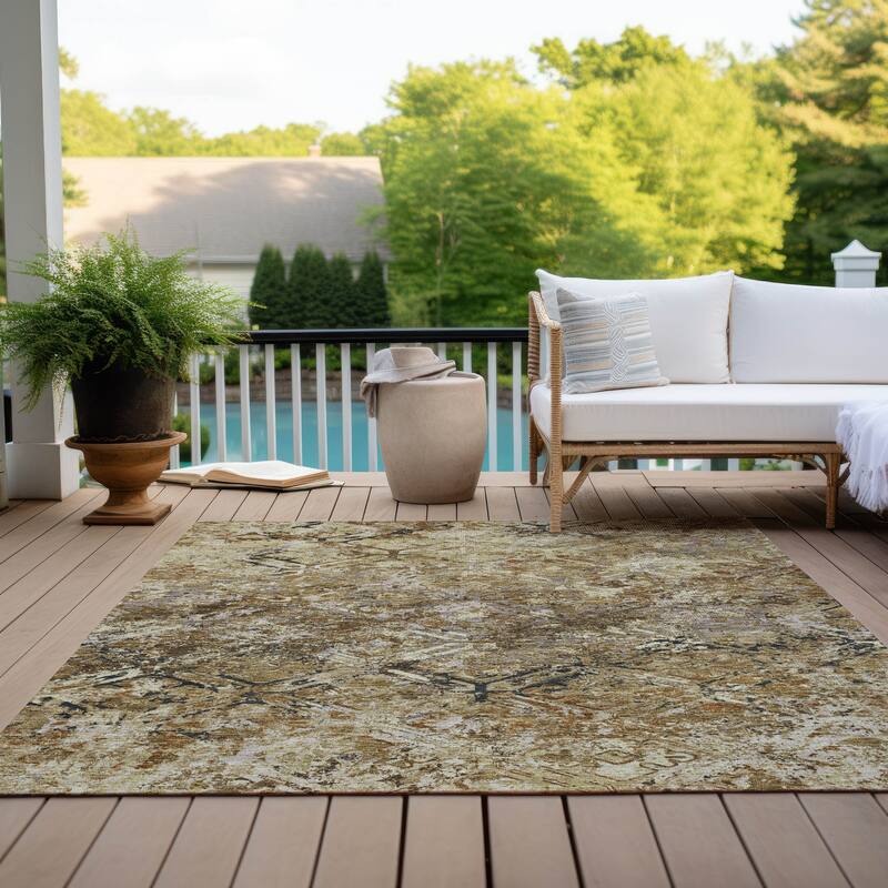 Machine Washable Indoor/ Outdoor Chantille Distressed Diamonds Rug