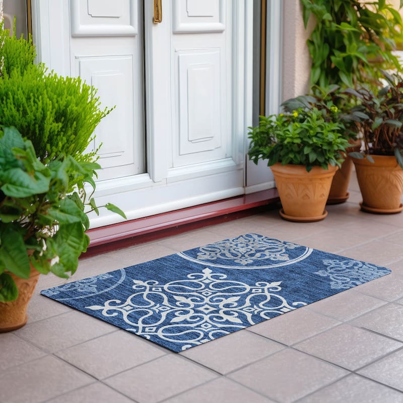 Machine Washable Indoor/ Outdoor Chantille Bold Medallion Rug - Navy - 1'8" x 2'6"