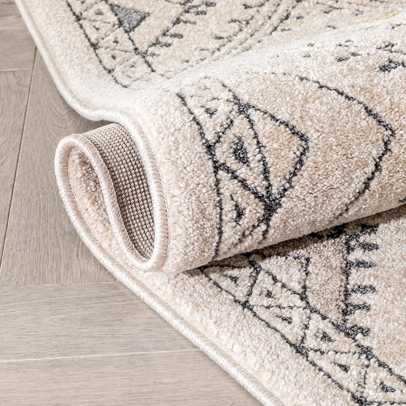 Well Woven Malaga Moderne Bohemian Area Rug - 2' 3" x 7' 3"
