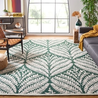 SAFAVIEH Handmade Capri Ilianka Wool Rug