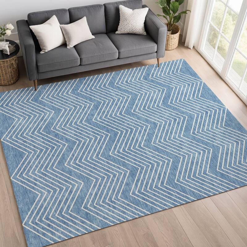 Machine Washable Indoor/ Outdoor Modern Chevron Chantille Rug