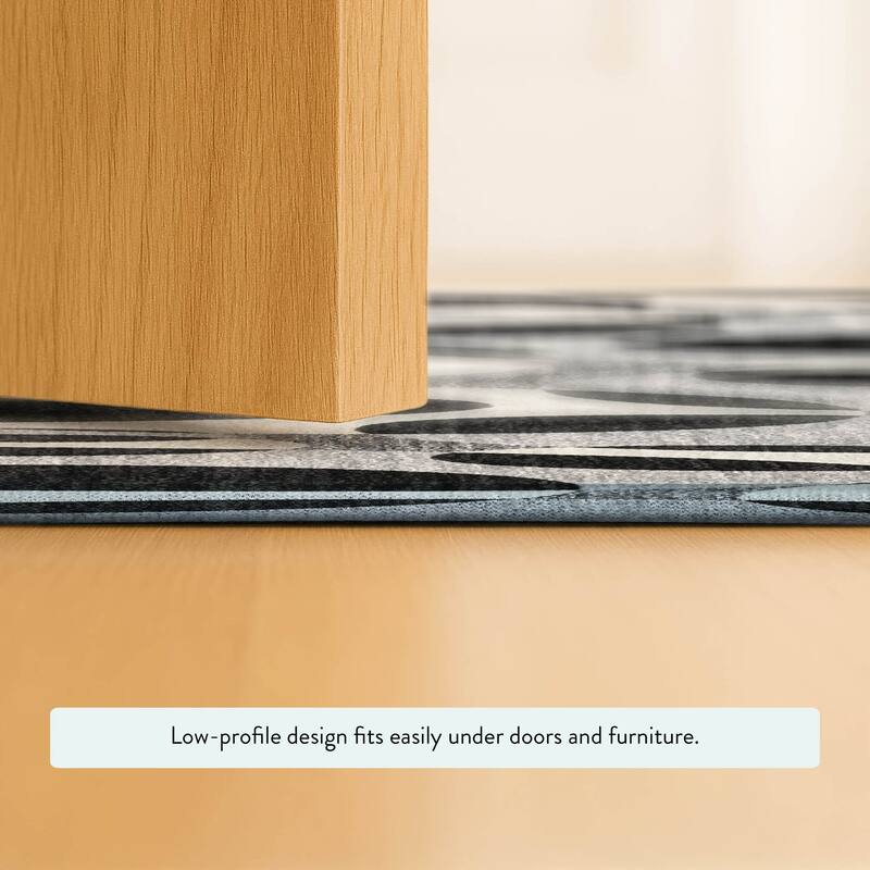 Machine Washable Indoor/ Outdoor Contemporary Saline Chantille Rug