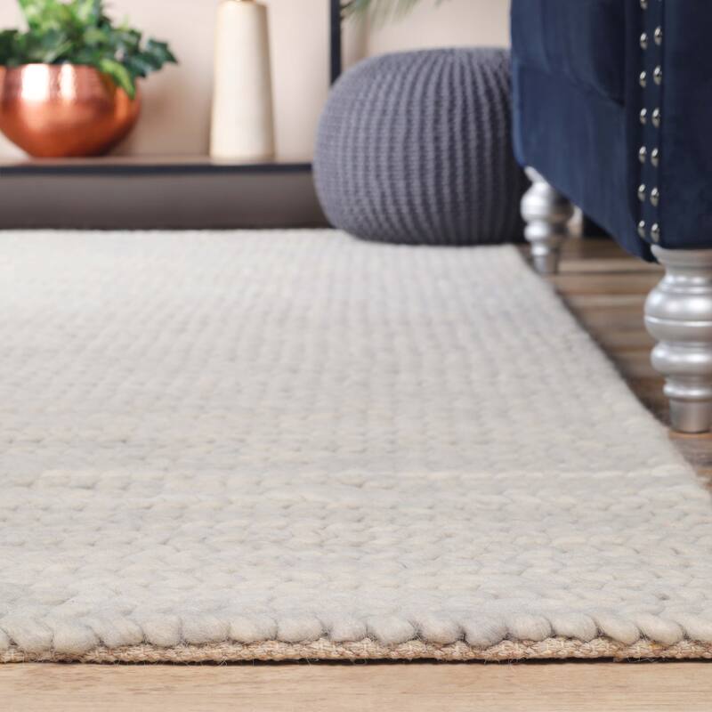 Handcrafted Traditional Rustic Handmade Braided Wool Indoor Area Rug by Superior