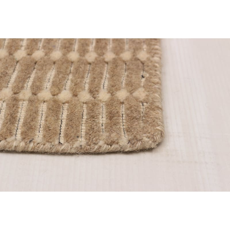 Kashkuli Gabbeh Tan Rug 8'0" x 11'2" - 8'0 x 11'2