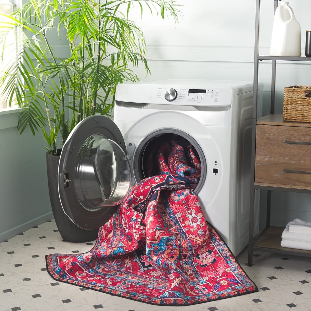 SAFAVIEH Tucson Machine Washable Slip Resistant Winnie Oriental Medallion