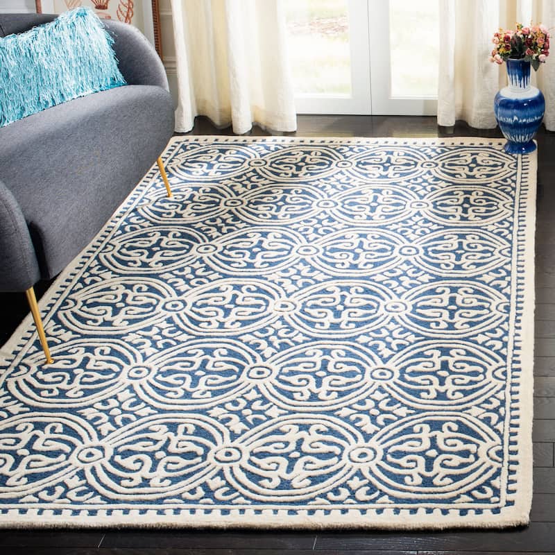 SAFAVIEH Handmade Cambridge Myrtis Moroccan Wool Rug