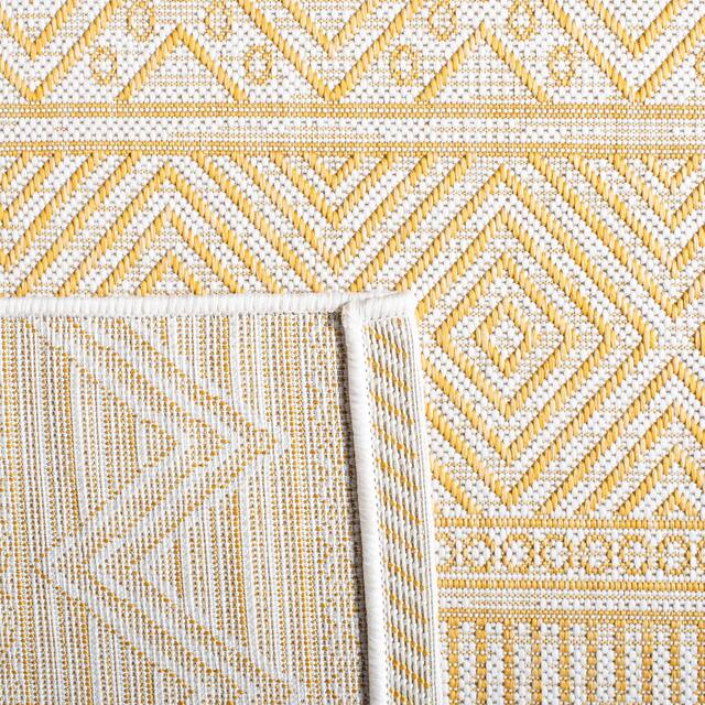 SAFAVIEH Courtyard Zorana Indoor/ Outdoor Waterproof Patio Backyard Rug