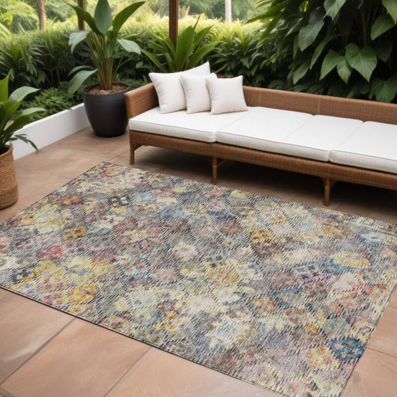 HomeRoots Floral Traditional Rectangle Outdoor Rug - 10' X 14'
