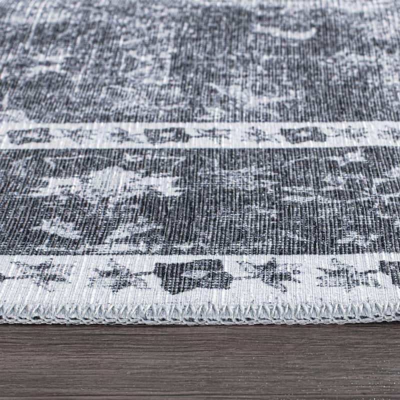 Traditional Distressed Medallion Machine Washable Area Rug