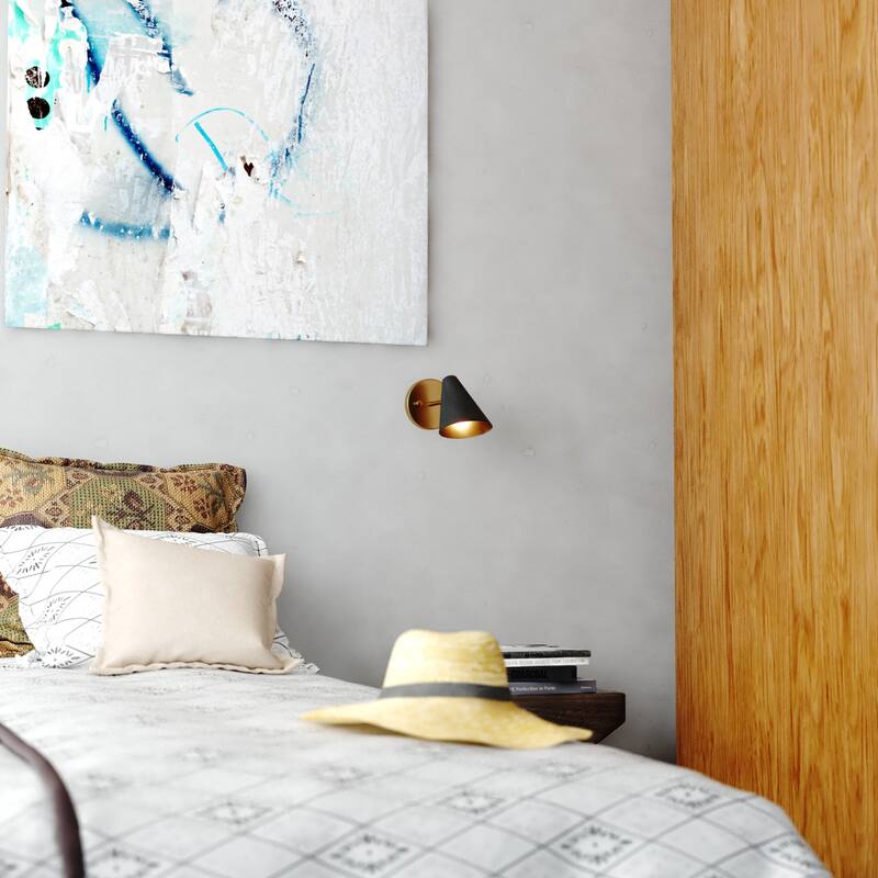 Bellevue VXBF73544 Fame 7" Tall Bathroom Sconce