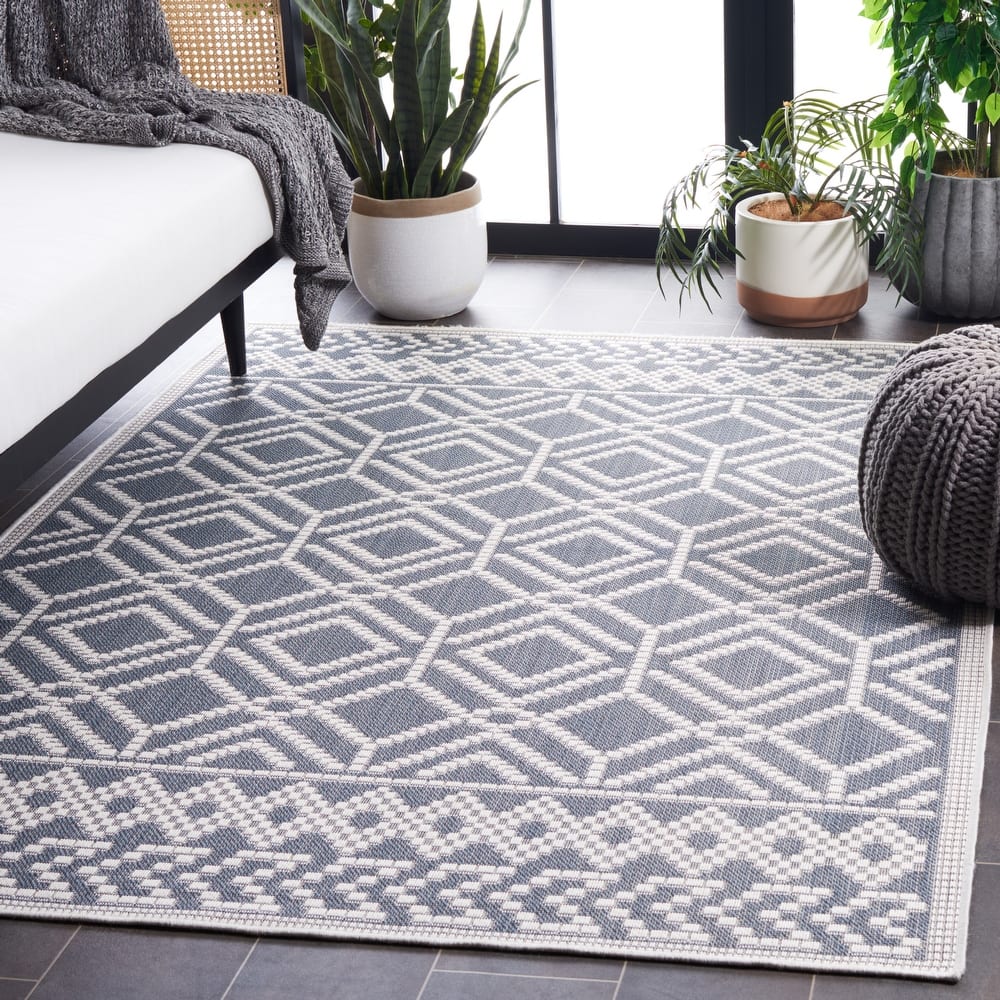SAFAVIEH Bermuda Jorunn Geometric Indoor/Outdoor Waterproof Rug