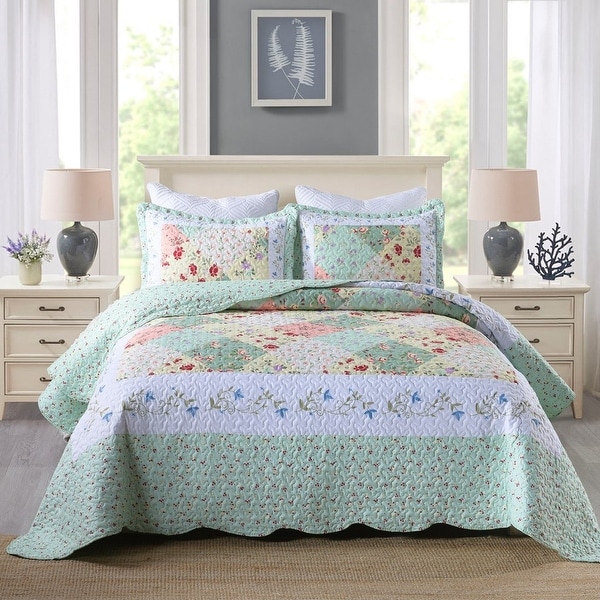 Lightweight bed on sale quilts