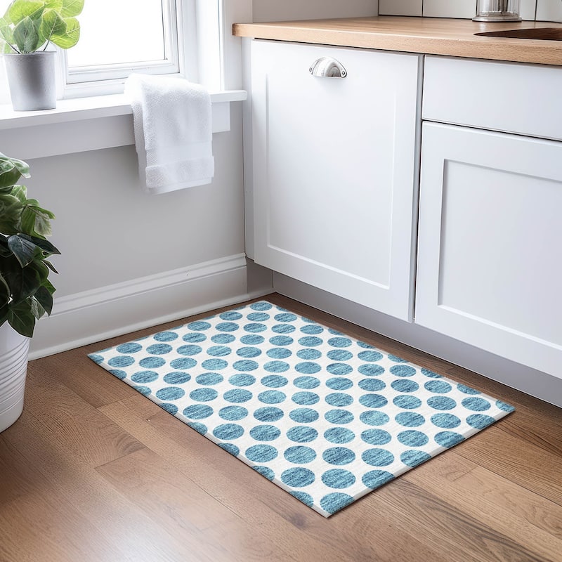 Machine Washable Indoor/ Outdoor Polka Dots Chantille Rug