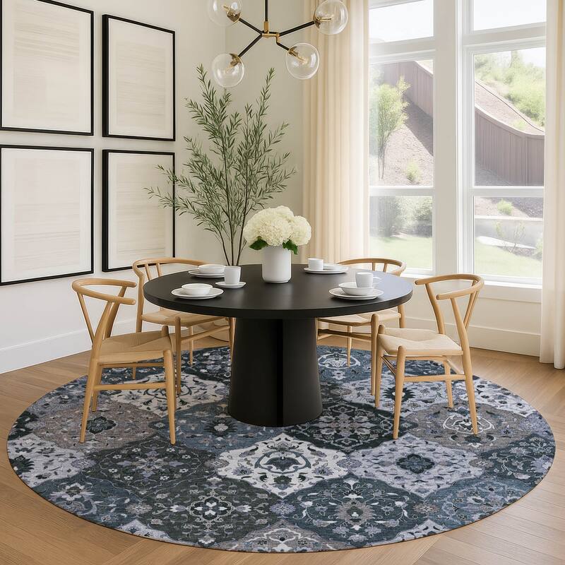 Machine Washable Indoor/ Outdoor Traditional Panel Chantille Rug