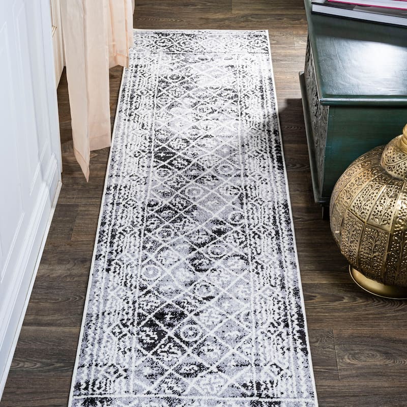 JONATHAN Y Illi Moroccan Geometric Distressed Area Rug