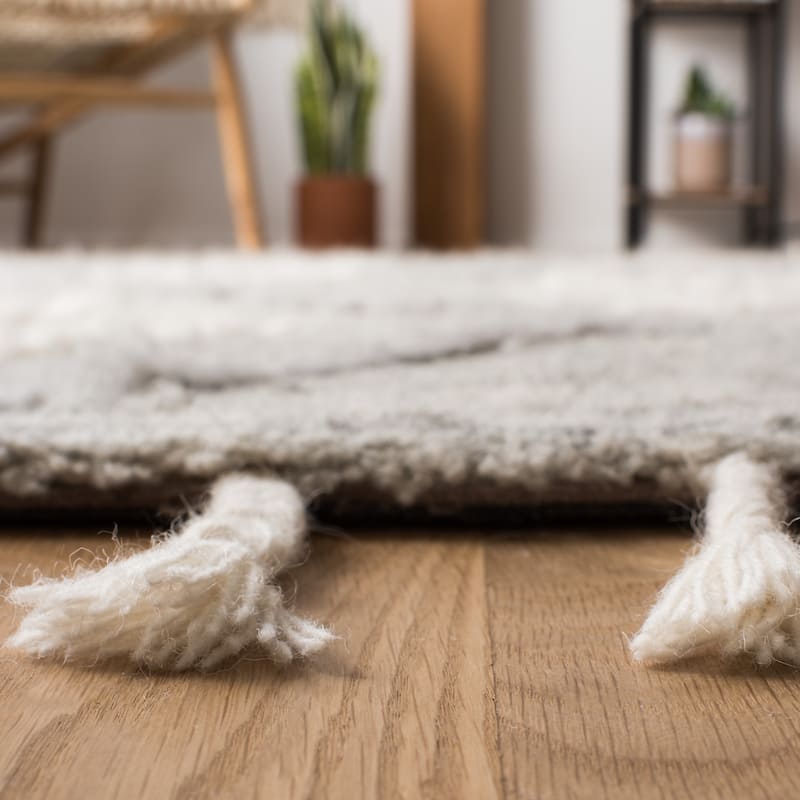 SAFAVIEH Handmade Casablanca Shag Sonoko Tribal Wool Rug