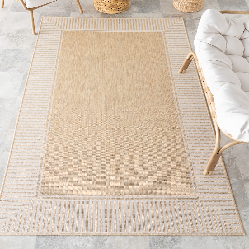 Nuloom Leah Classic Bordered Indoor/Outdoor Area Rug - 5' x 8' - Tan