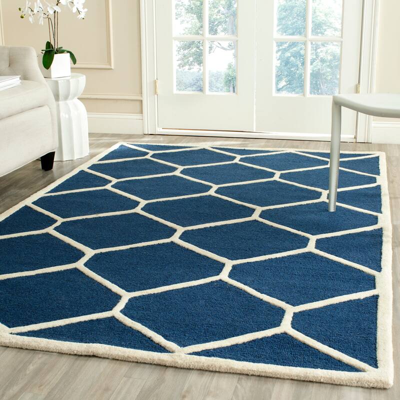 SAFAVIEH Handmade Cambridge Meira Modern Moroccan Wool Rug - 4' x 6' - Navy Blue/Ivory