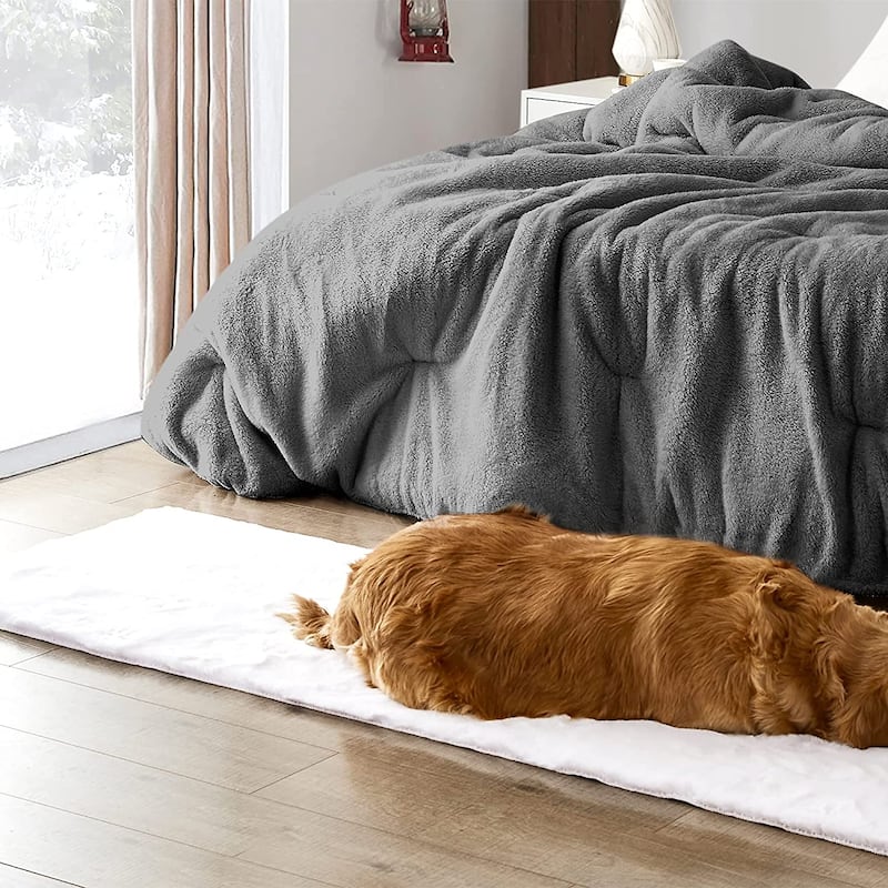 Chunky Bunny - Coma Inducer® Runner Rug - White