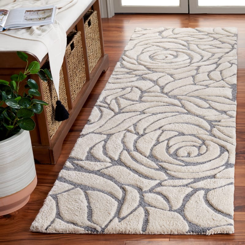 SAFAVIEH Handmade Casablanca Shag Nobuko Tribal Wool Rug - 2'3" x 10' Runner - Ivory/Grey