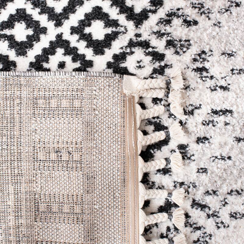 SAFAVIEH Moroccan Tassel Shag Bozhana 0.75-inch Thick Rug