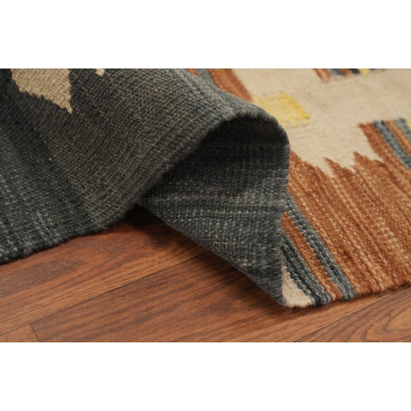 Hand Woven Southwestern Wool Multi-Colored Geometric Area Rug - 6' 6'' X 5' 0''
